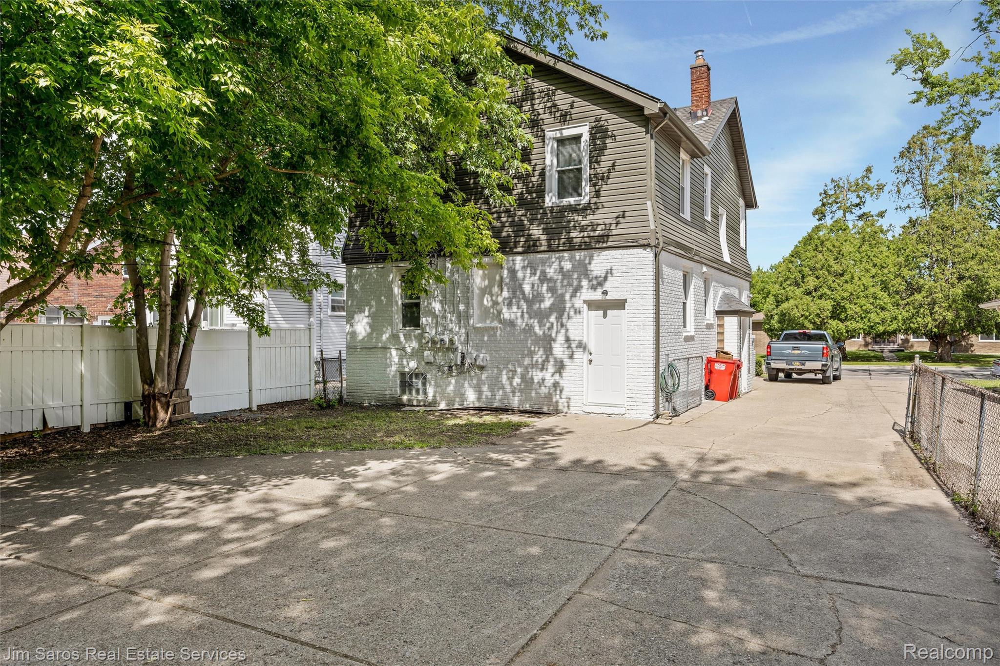 22911 Hayes Avenue Property Photo 3