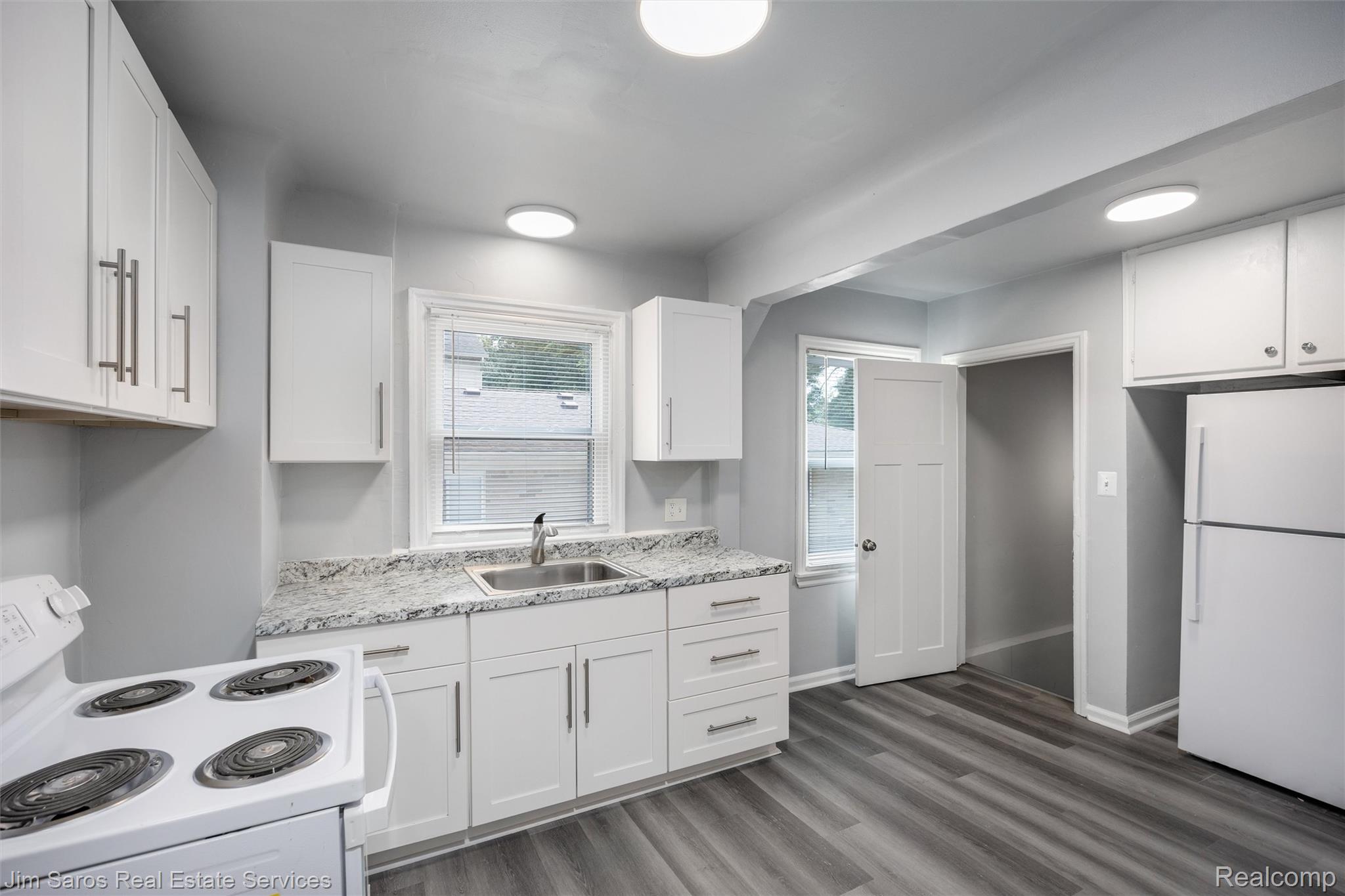 22911 Hayes Avenue Property Photo 8