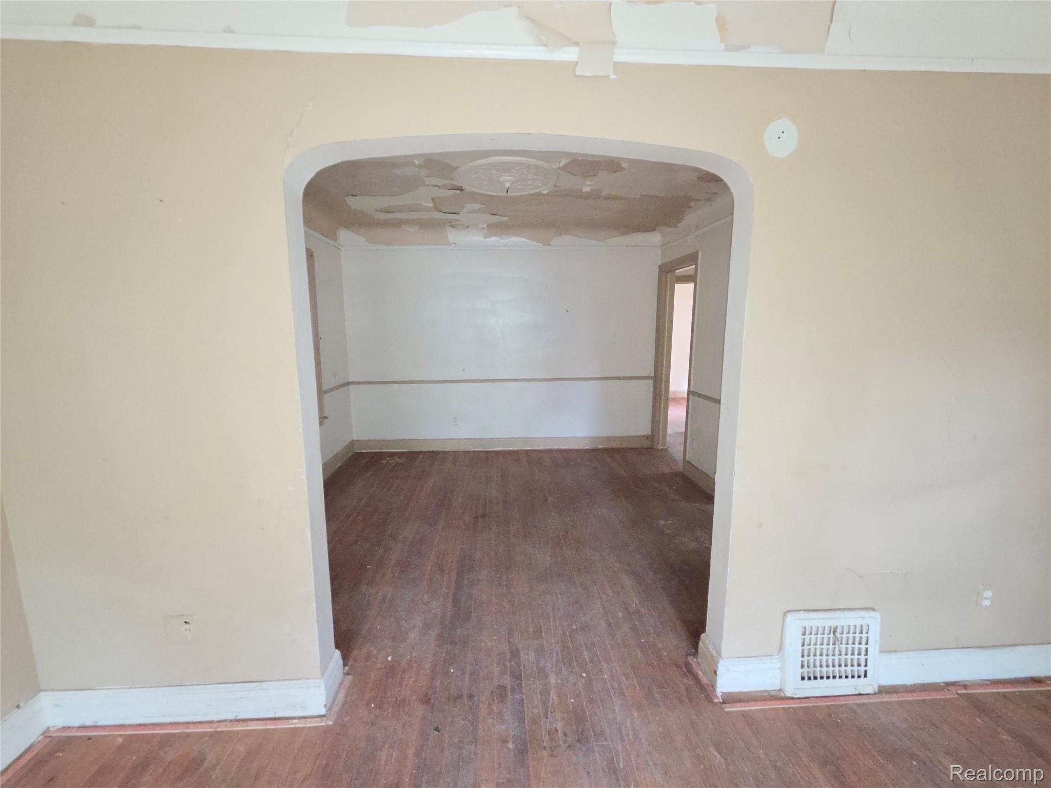 5310 Grayton Street Property Photo 12