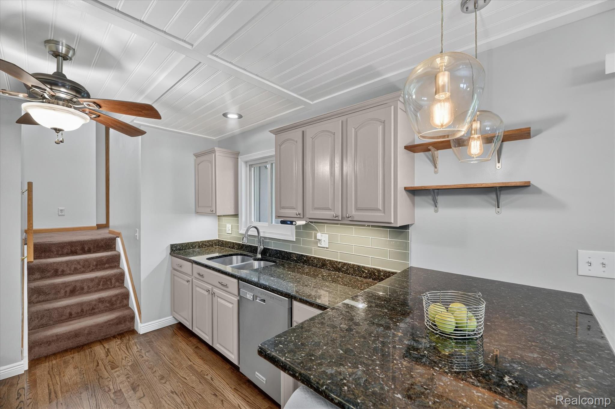 423 Sunset Property Photo 16