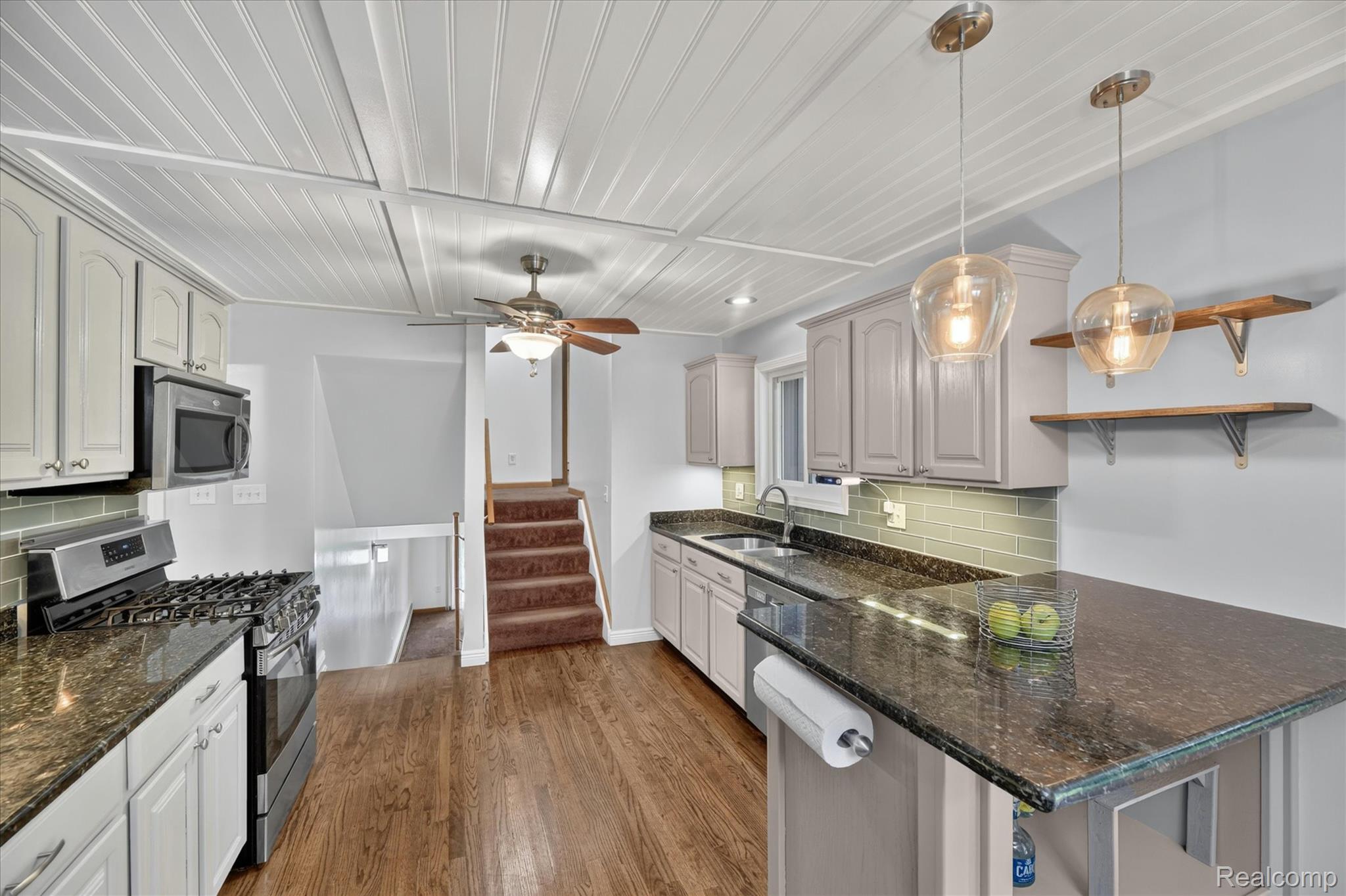 423 Sunset Property Photo 17