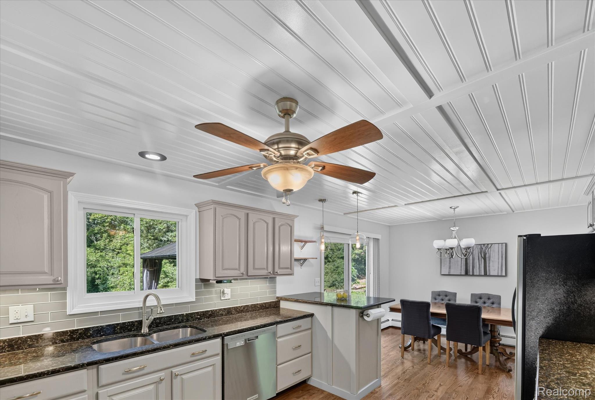 423 Sunset Property Photo 22