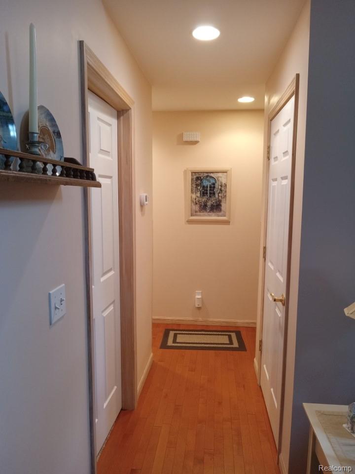 4405 S Hemlock Road Property Photo 8