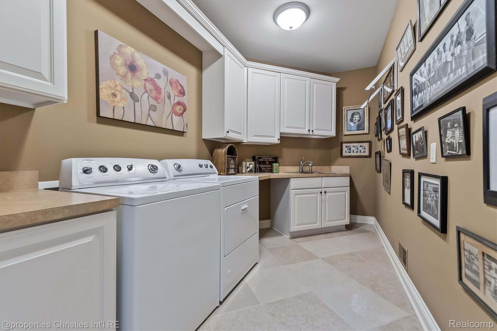 595 Ridge Point Drive Property Photo 45