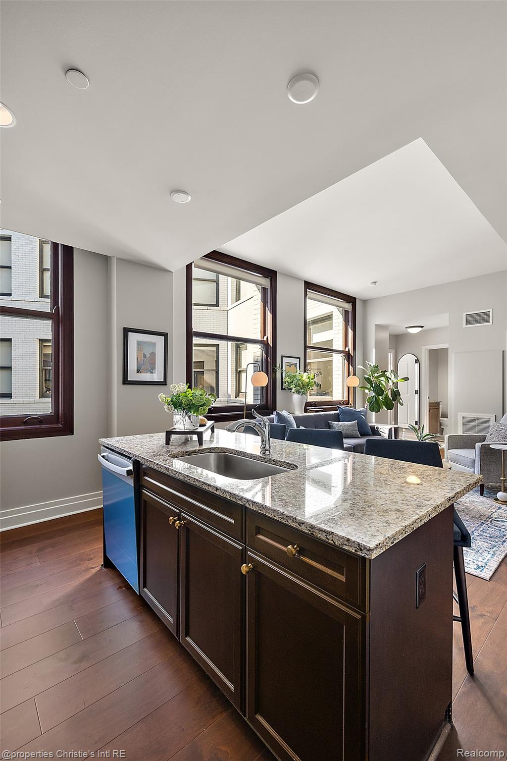1 Park Avenue 1414 Property Photo 6