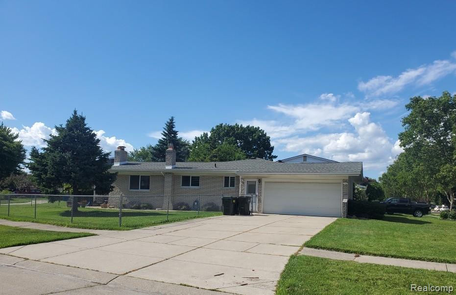 37515 Agar Drive Property Photo 2