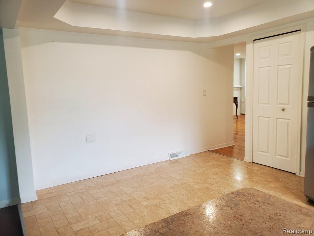 37515 Agar Drive Property Photo 9