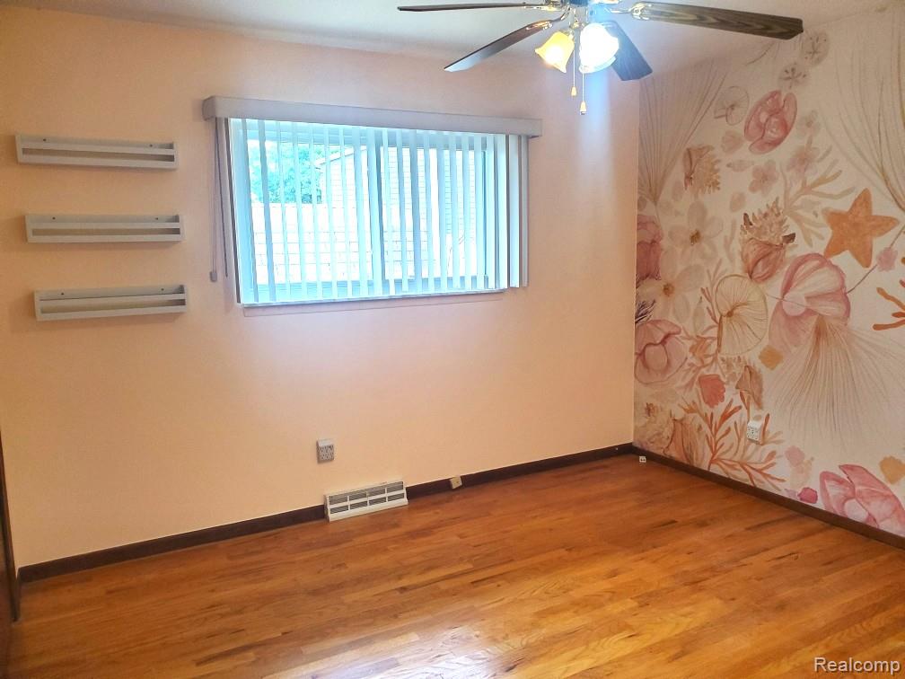 37515 Agar Drive Property Photo 15