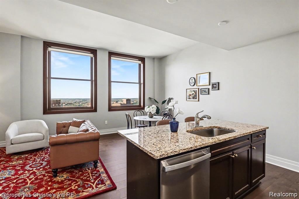 1 Park Avenue 1313 Property Photo 14
