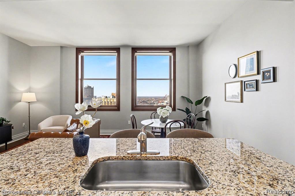 1 Park Avenue 1313 Property Photo 15