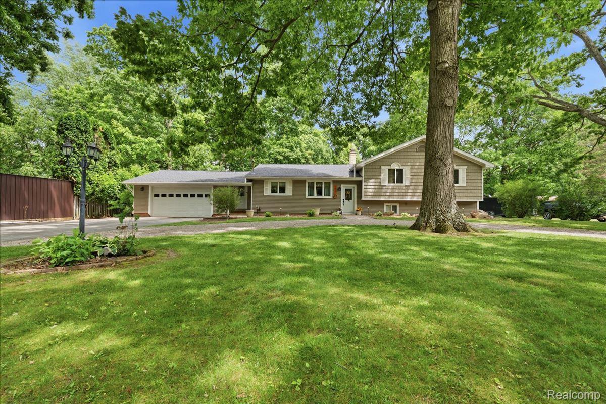 10210 Lavern Court Property Photo 4