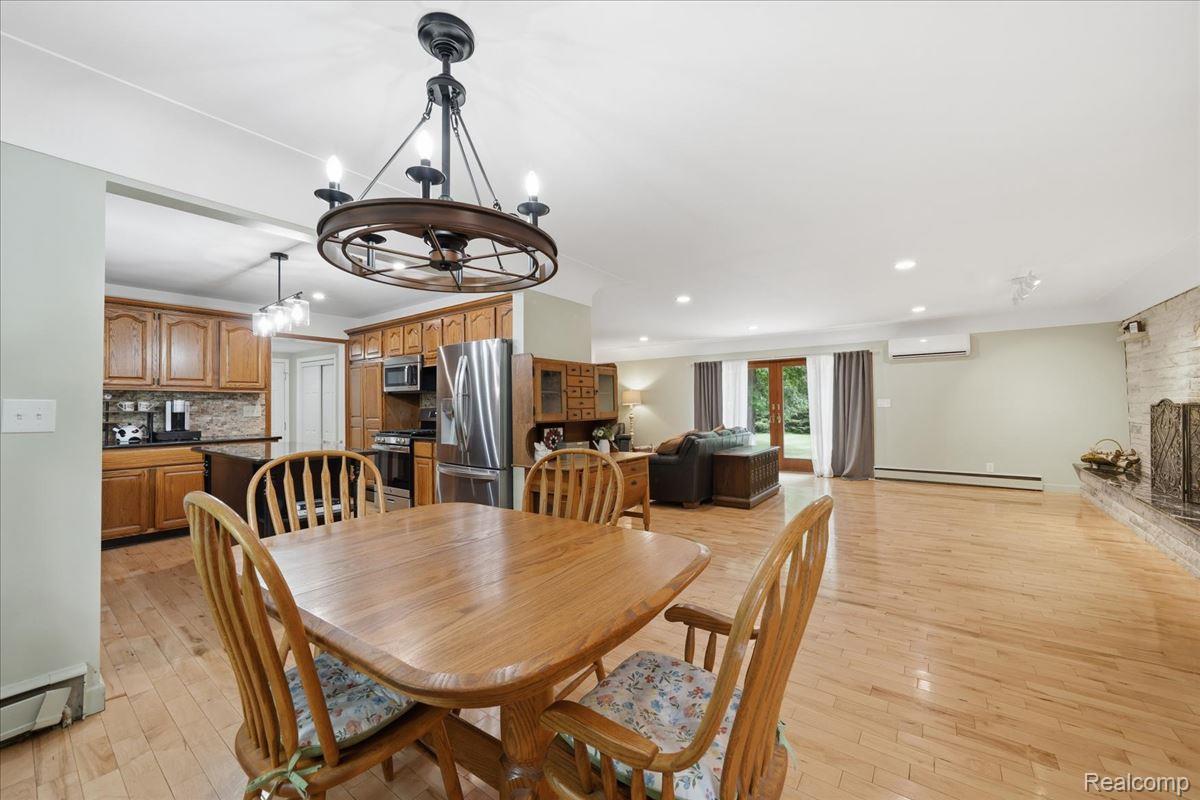 10210 Lavern Court Property Photo 7