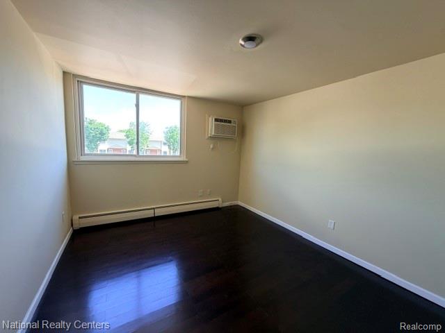 4913 Crooks Road G5 Property Photo 11