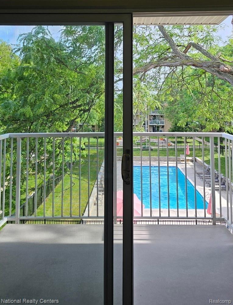 4913 Crooks Road G5 Property Photo 13