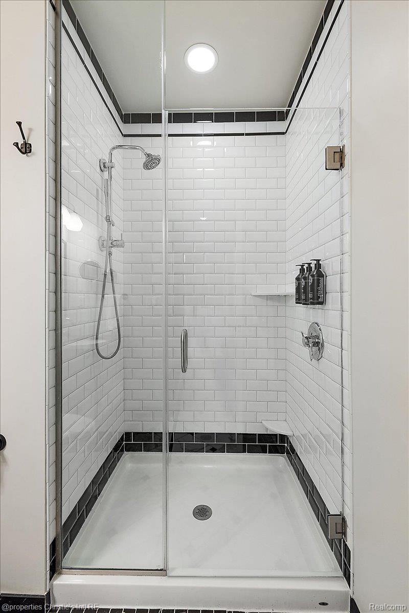 1 Park Avenue 1415 Property Photo 7