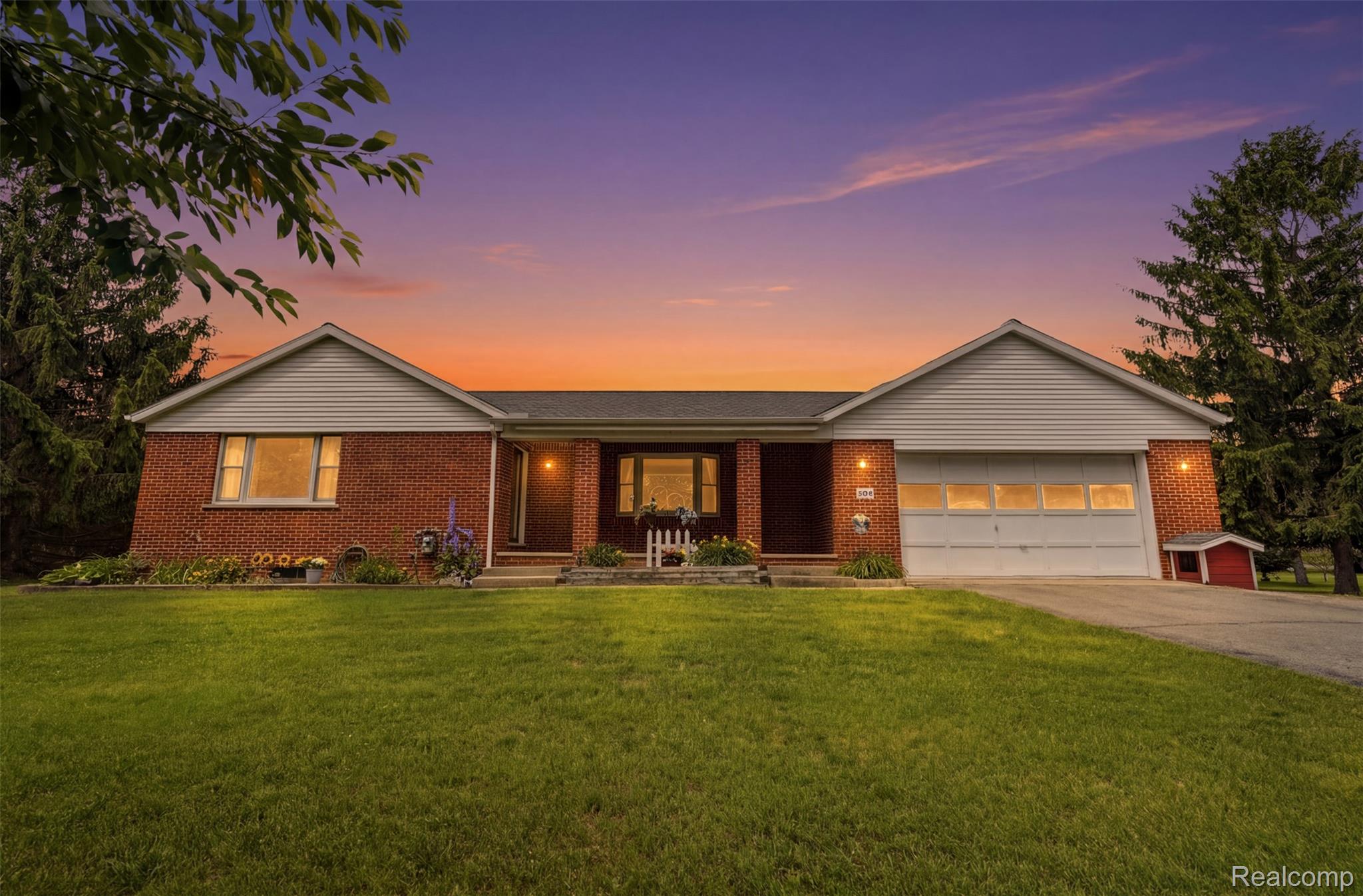 3843 Hooker Road Property Photo 1