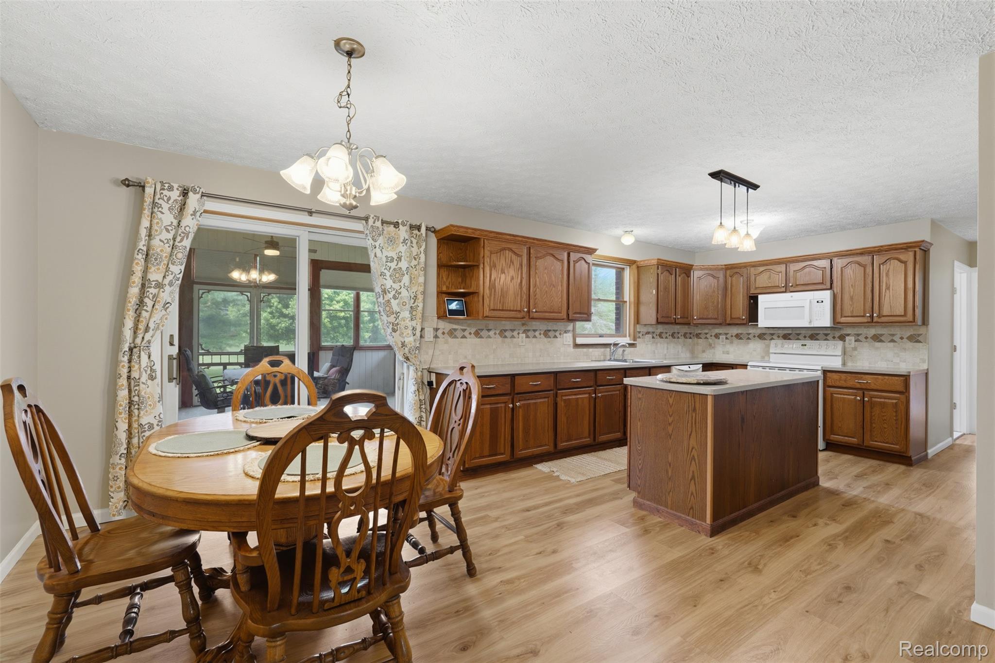 3843 Hooker Road Property Photo 5