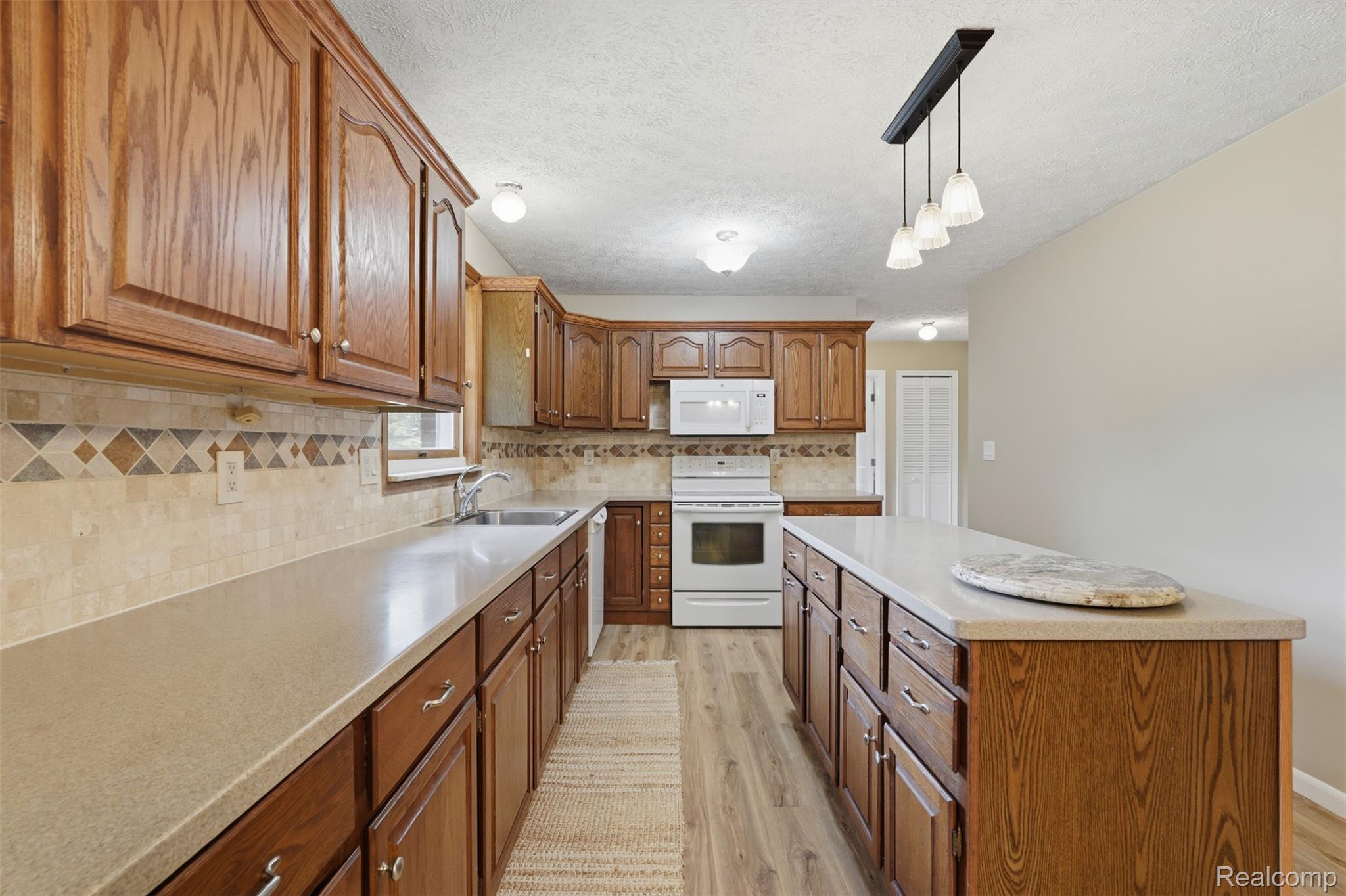 3843 Hooker Road Property Photo 8