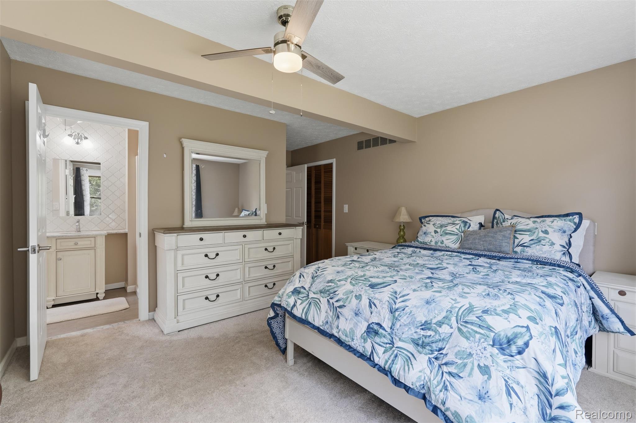3843 Hooker Road Property Photo 11