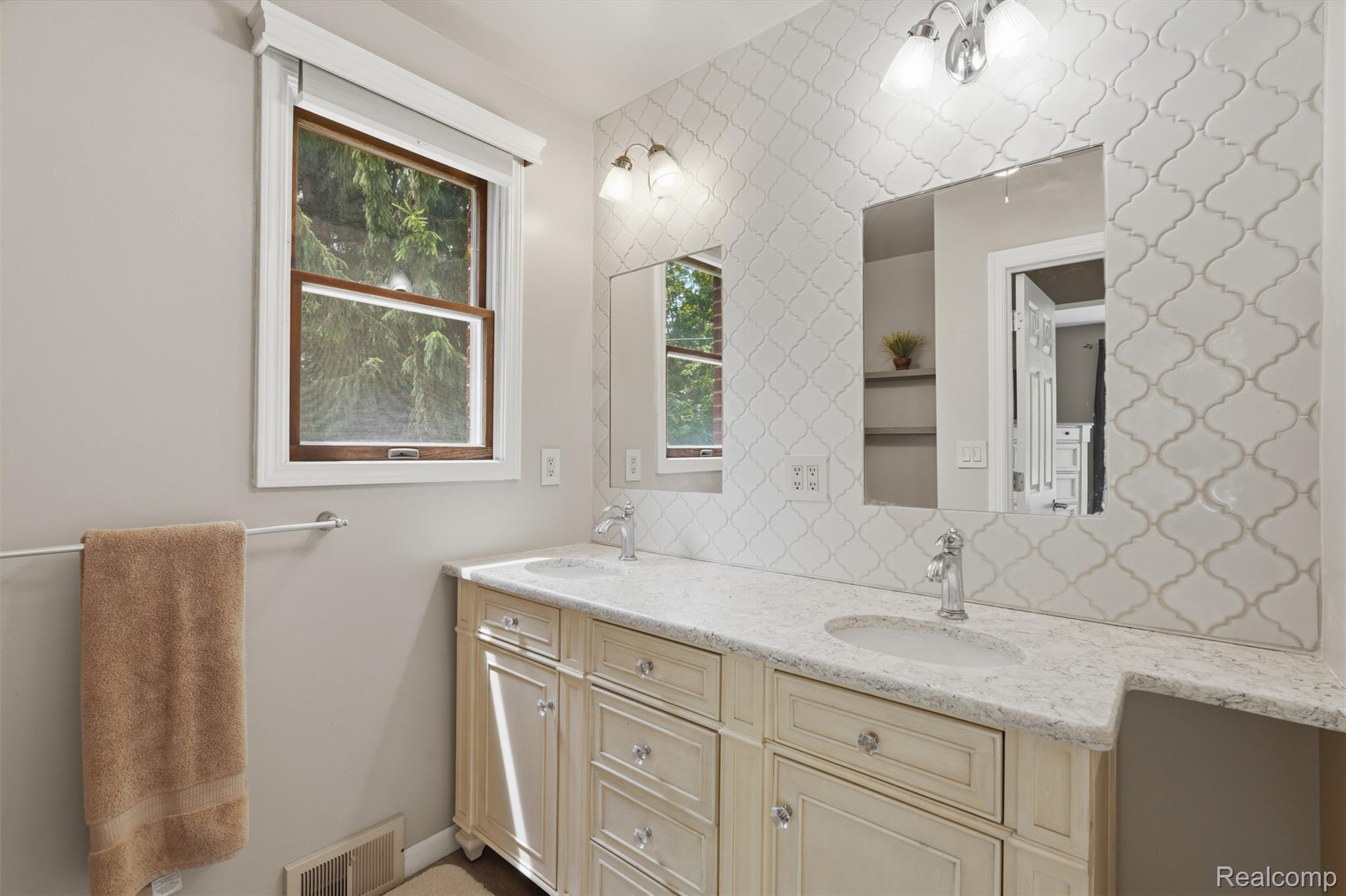 3843 Hooker Road Property Photo 12