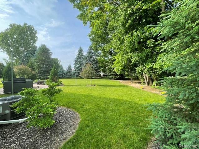 5827 Woodfield Parkway Property Photo 8