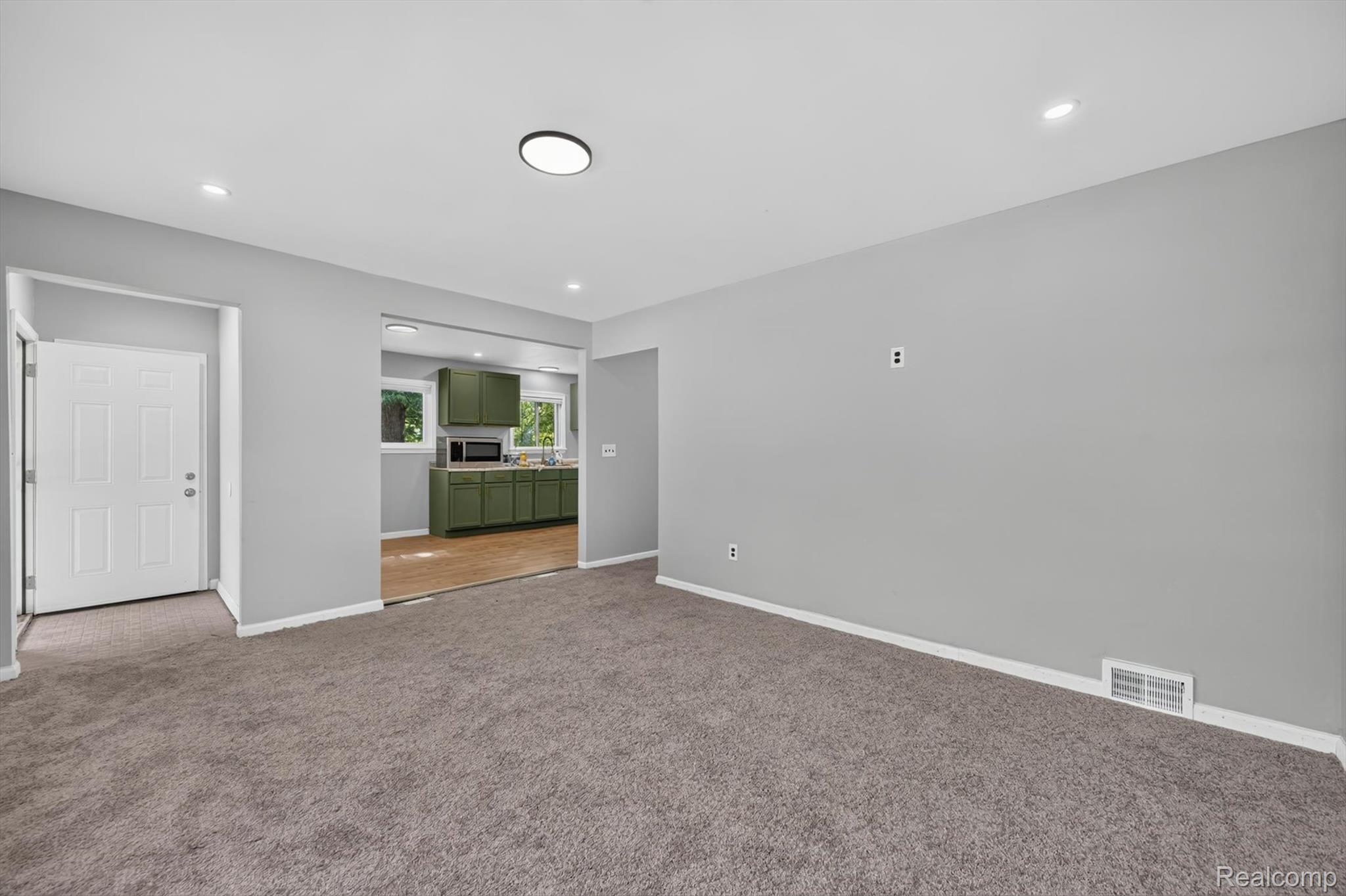 15024 Coram Street Property Photo 6