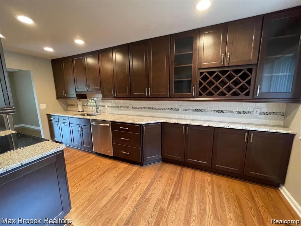 4585 Laurel Club Circle Property Photo 3