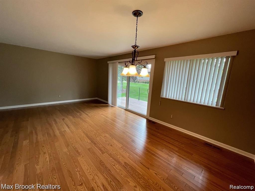 4585 Laurel Club Circle Property Photo 6