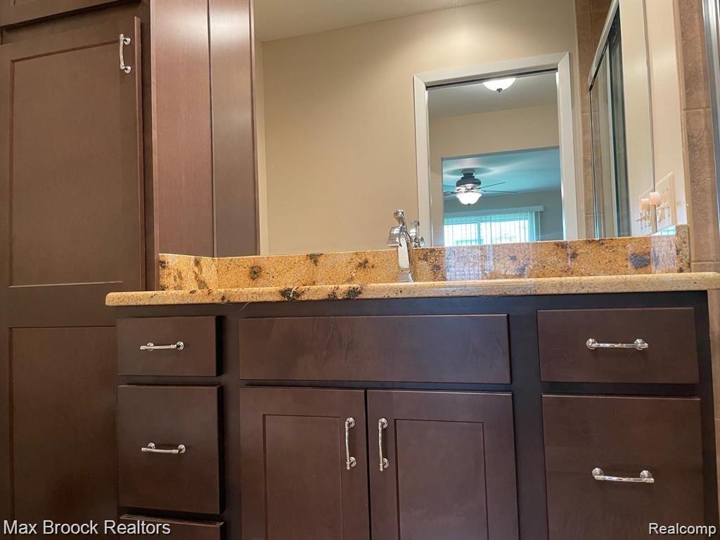 4585 Laurel Club Circle Property Photo 9