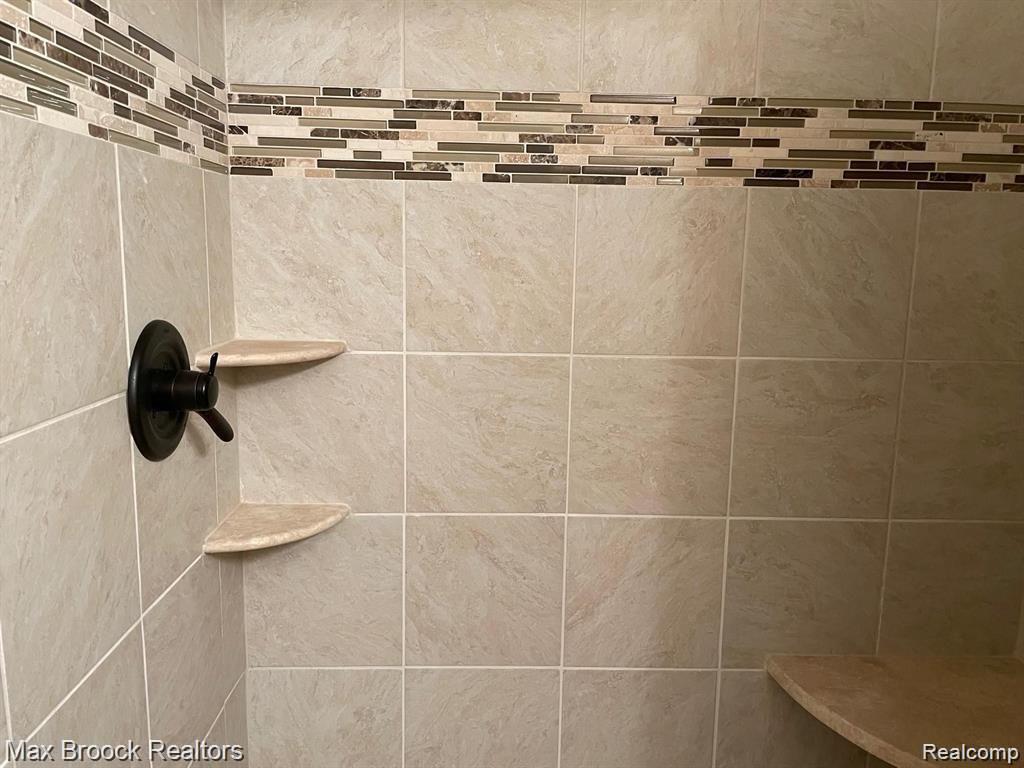 4585 Laurel Club Circle Property Photo 15