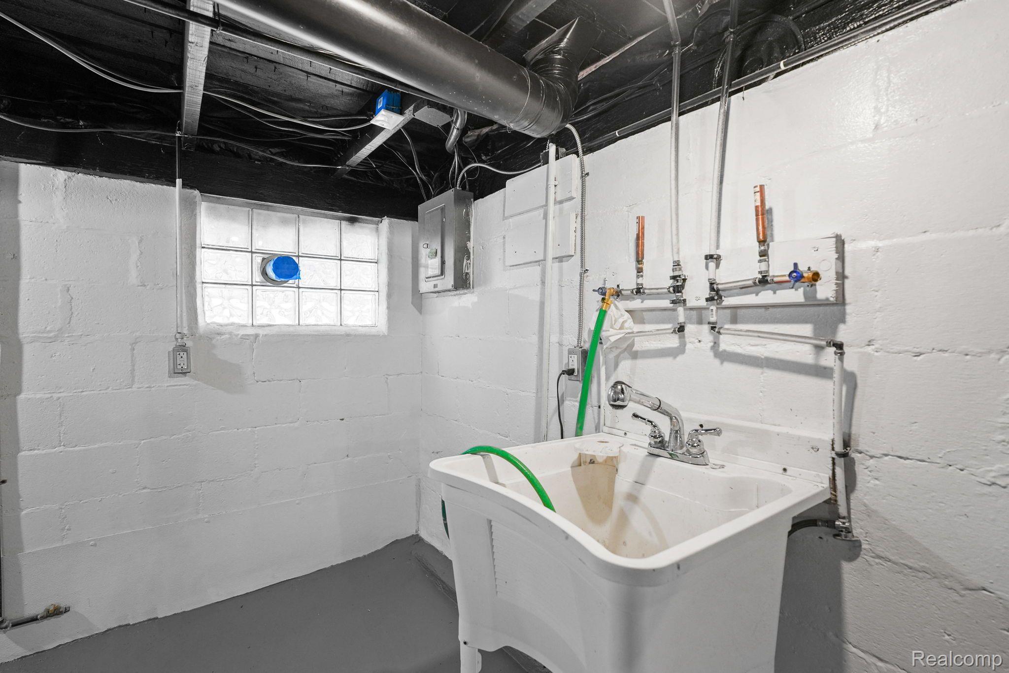 21902 Ridgeway Street Property Photo 28