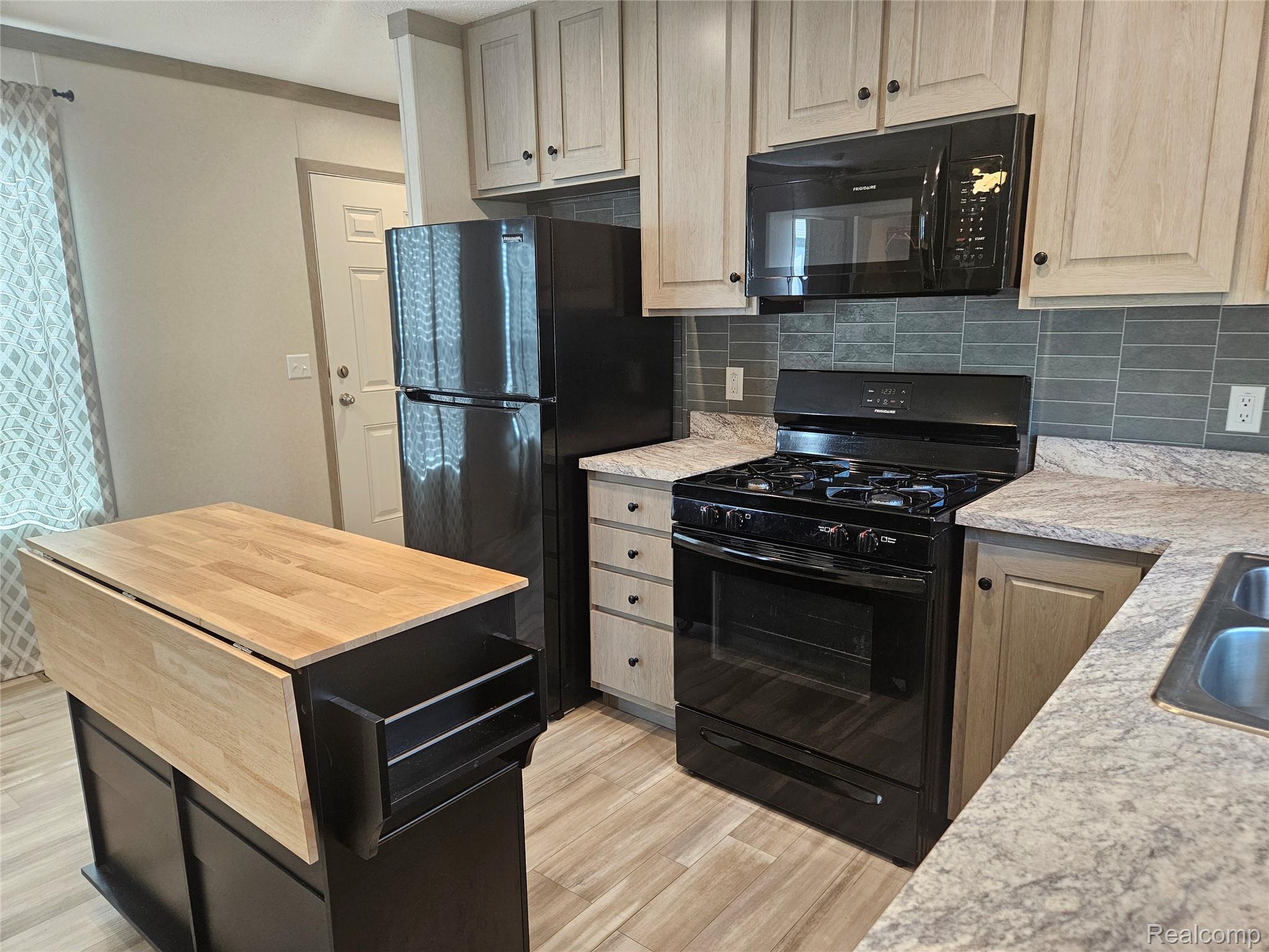 56 Arizona Property Photo 6