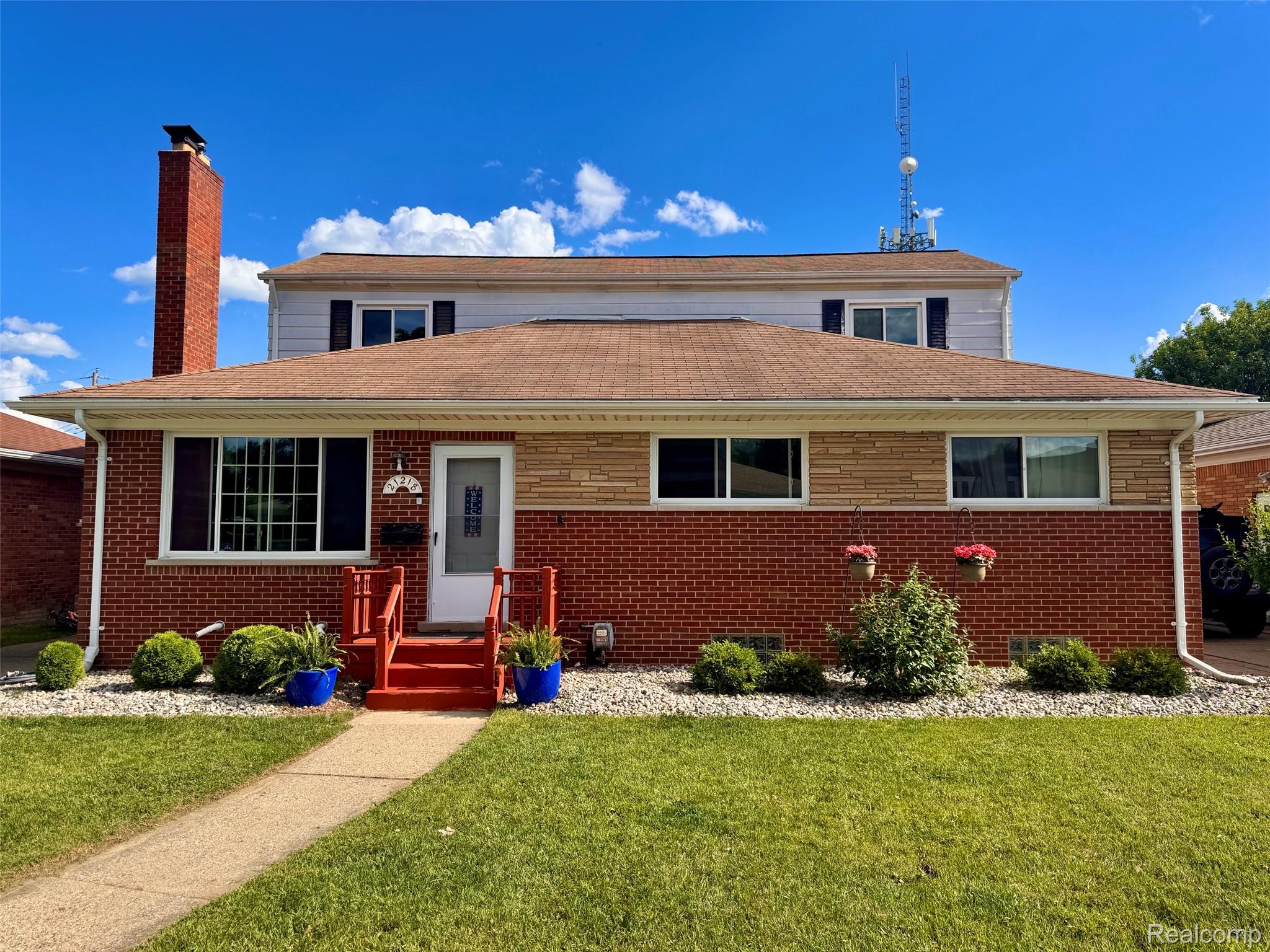 21218 Benjamin Street Property Photo 1