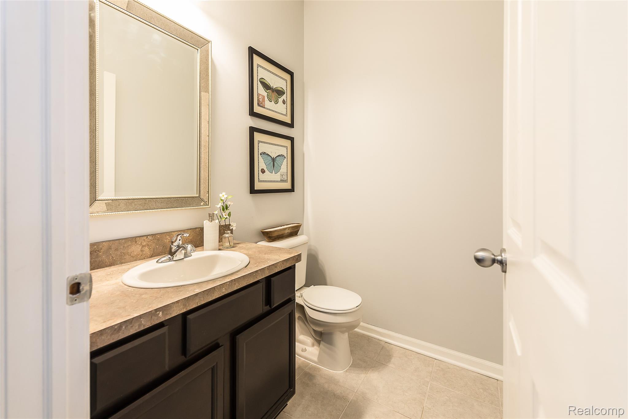 1012 Paddock Lane Property Photo 3