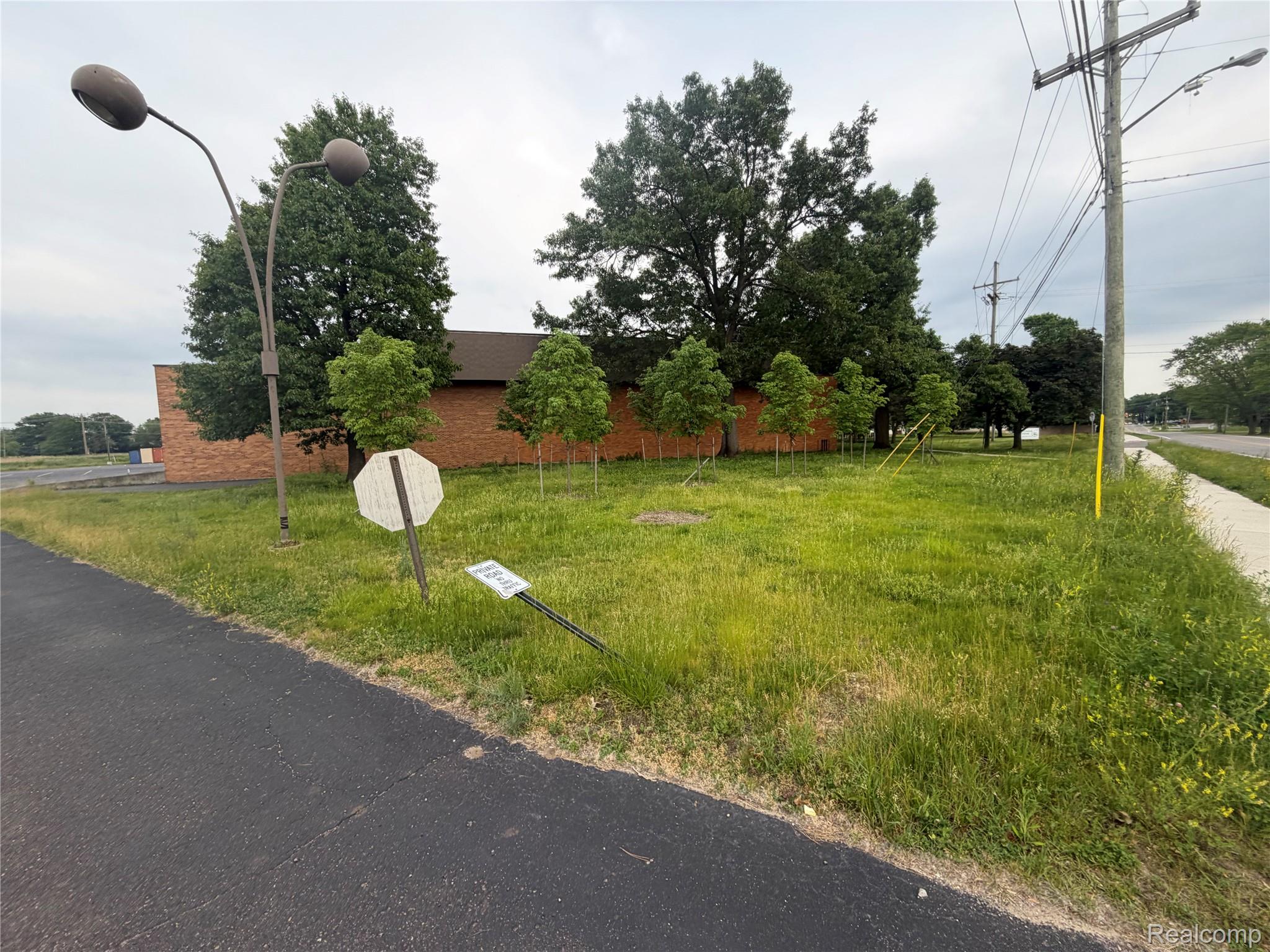850 Ladd Road Property Photo 3