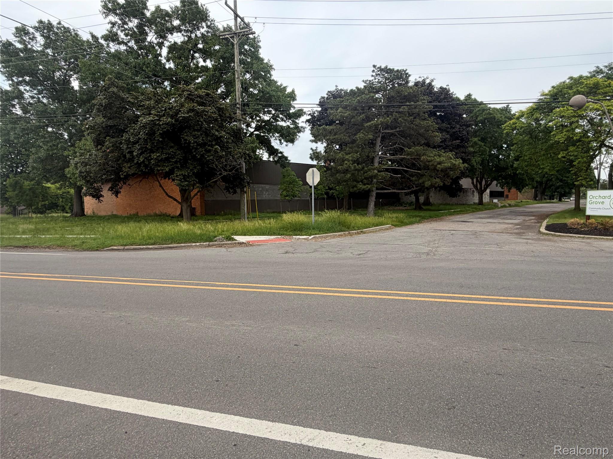 850 Ladd Road Property Photo 4
