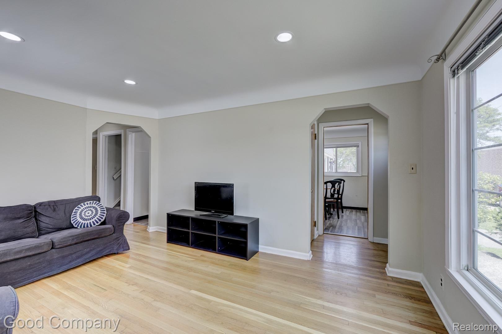 524 S Stephenson Highway Property Photo 5