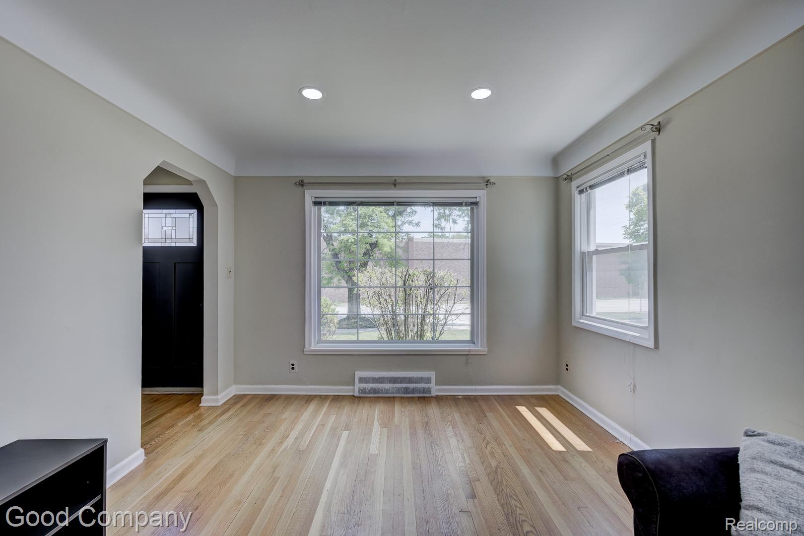 524 S Stephenson Highway Property Photo 6