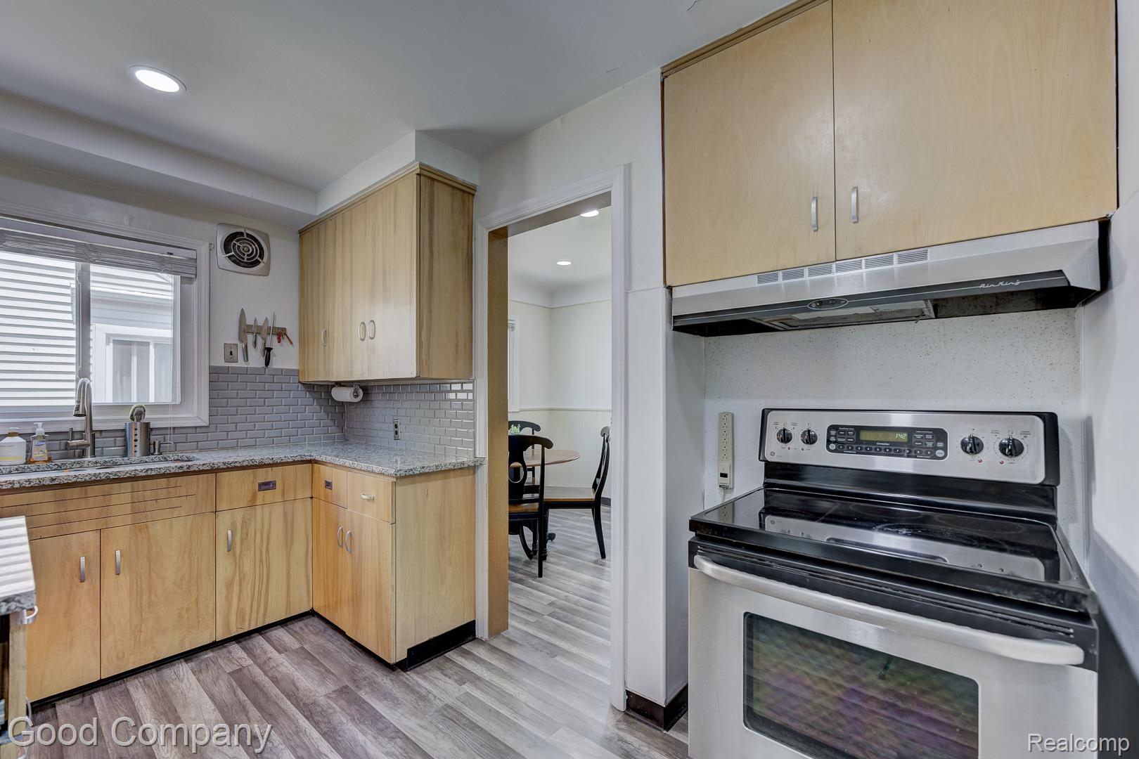 524 S Stephenson Highway Property Photo 8