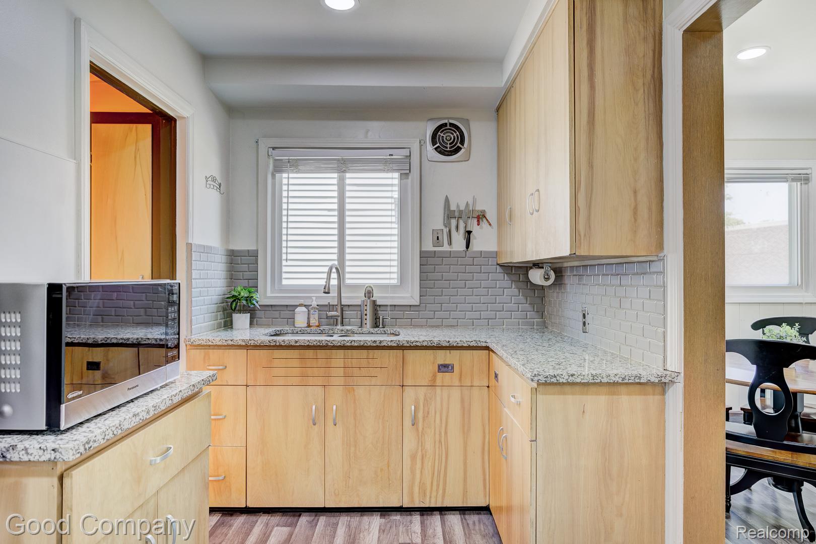 524 S Stephenson Highway Property Photo 10
