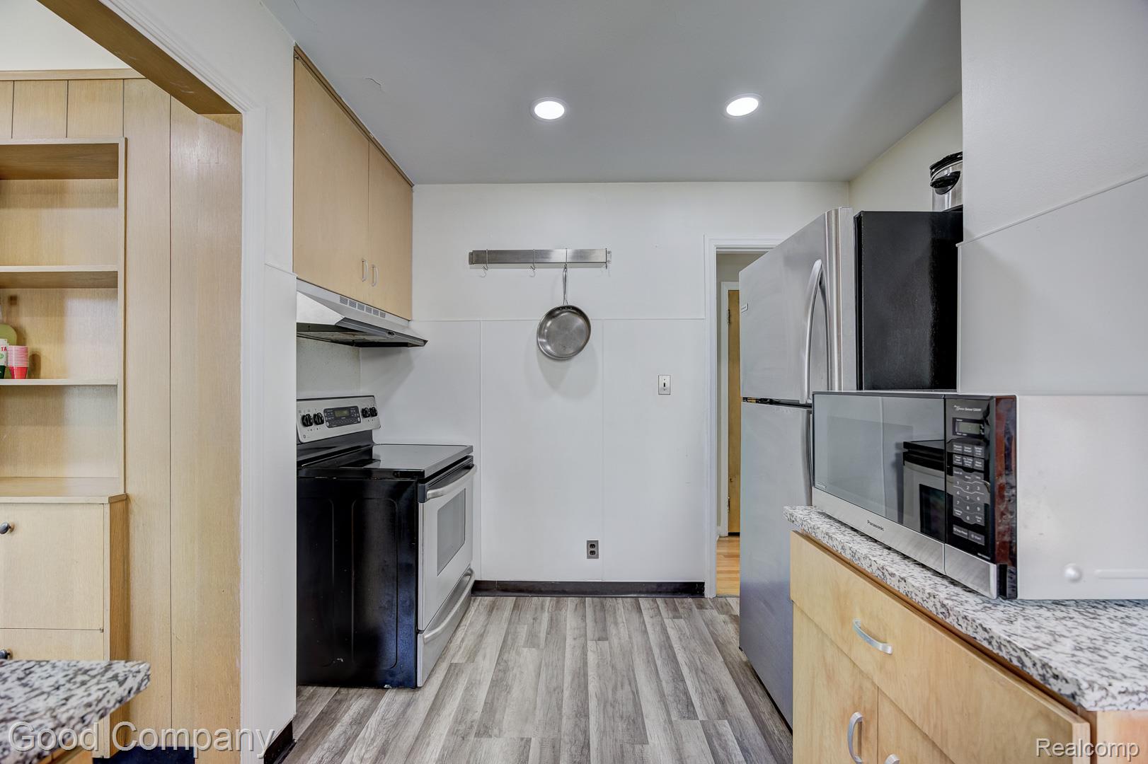 524 S Stephenson Highway Property Photo 12