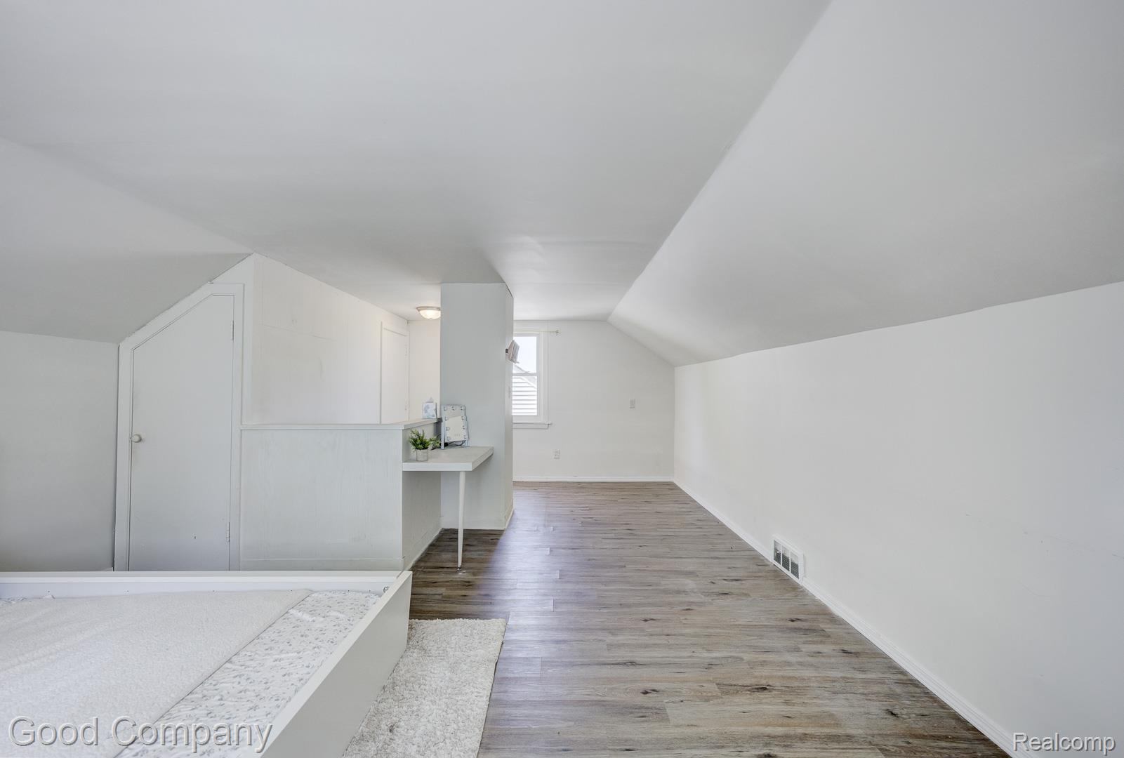 524 S Stephenson Highway Property Photo 28