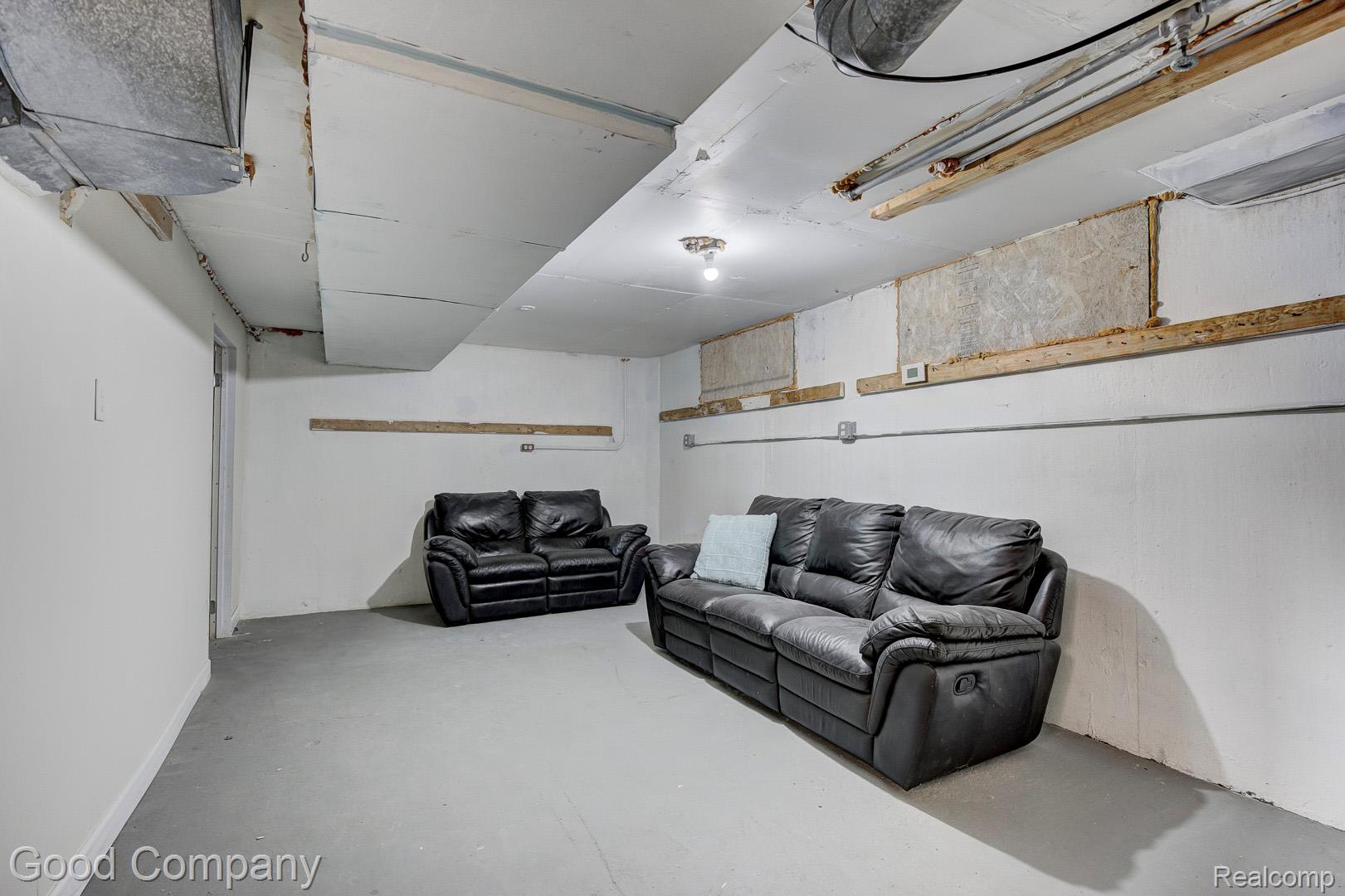 524 S Stephenson Highway Property Photo 32