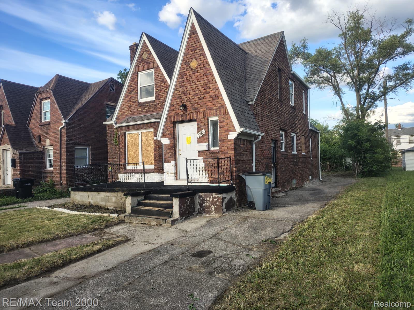 8860 Appoline Street Property Photo 2