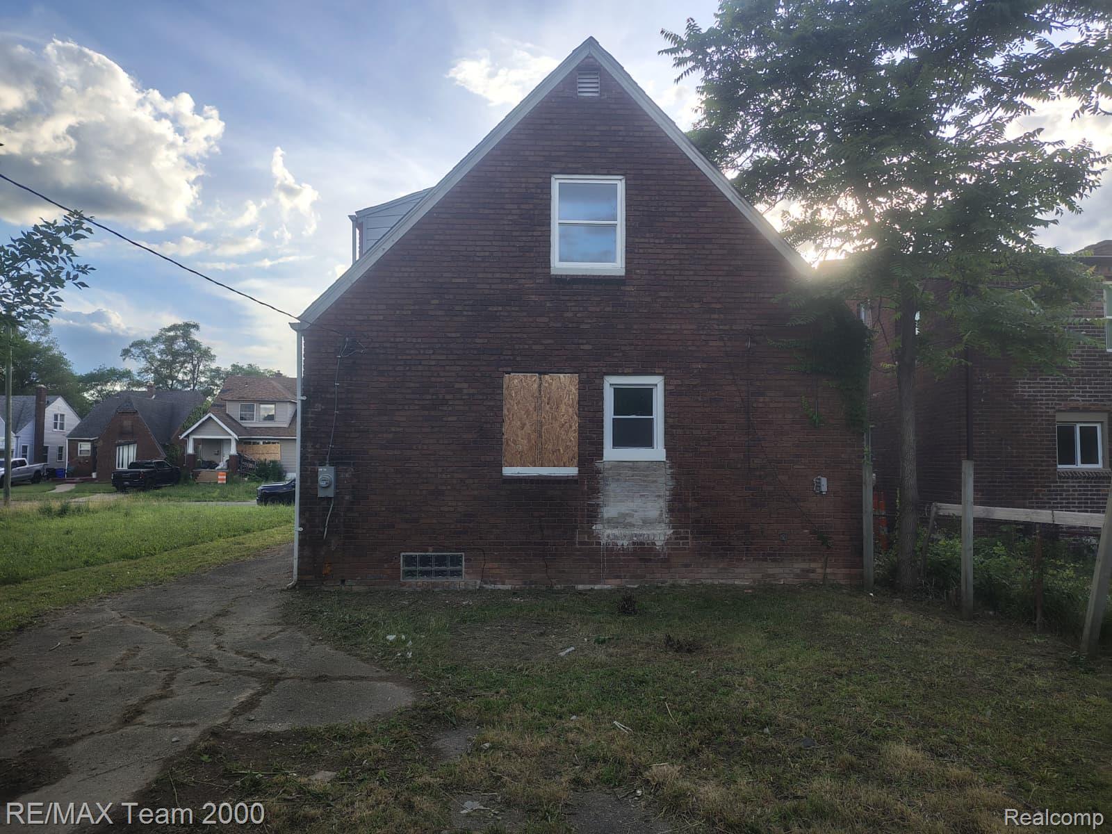 8860 Appoline Street Property Photo 3