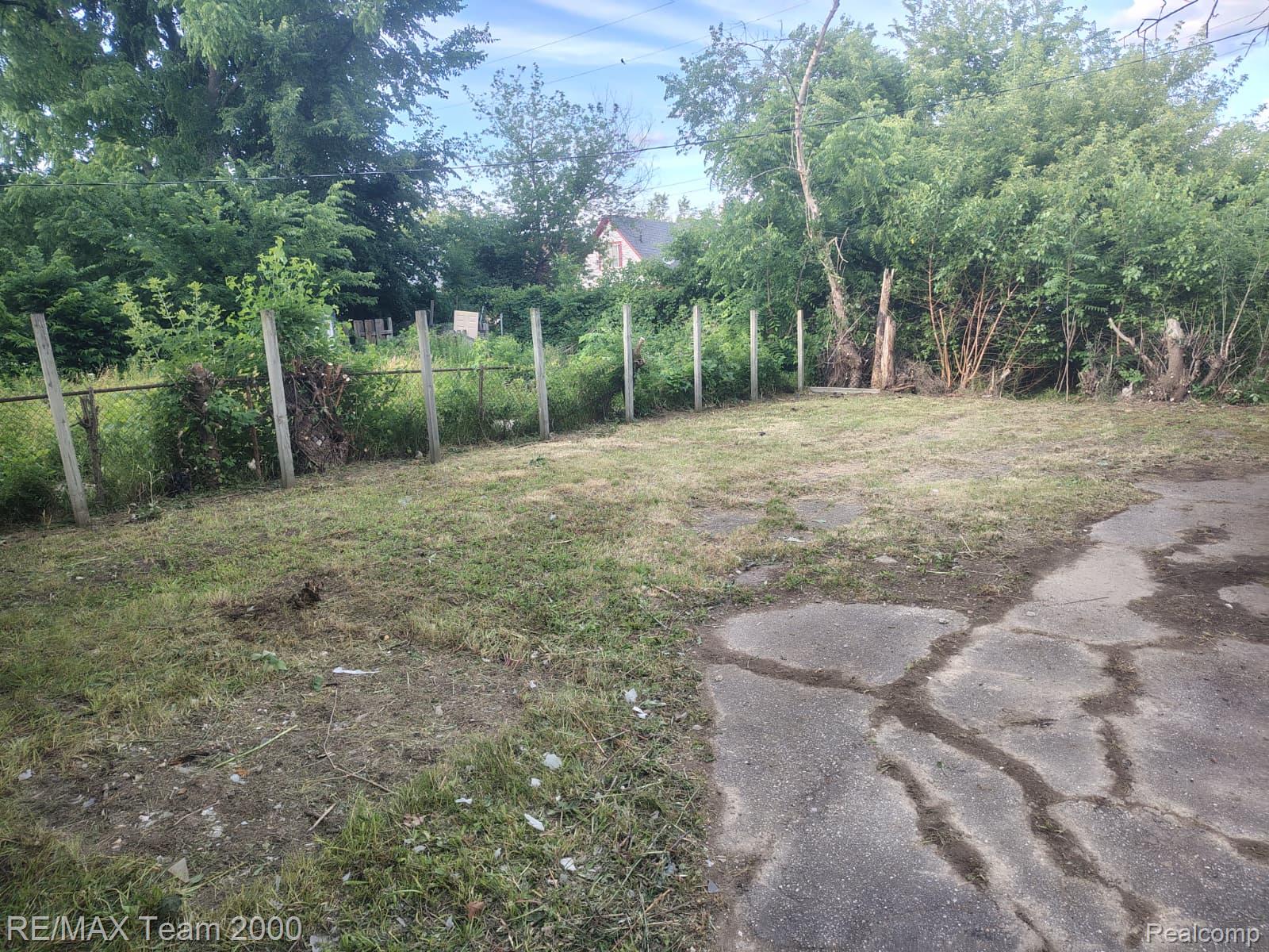 8860 Appoline Street Property Photo 5