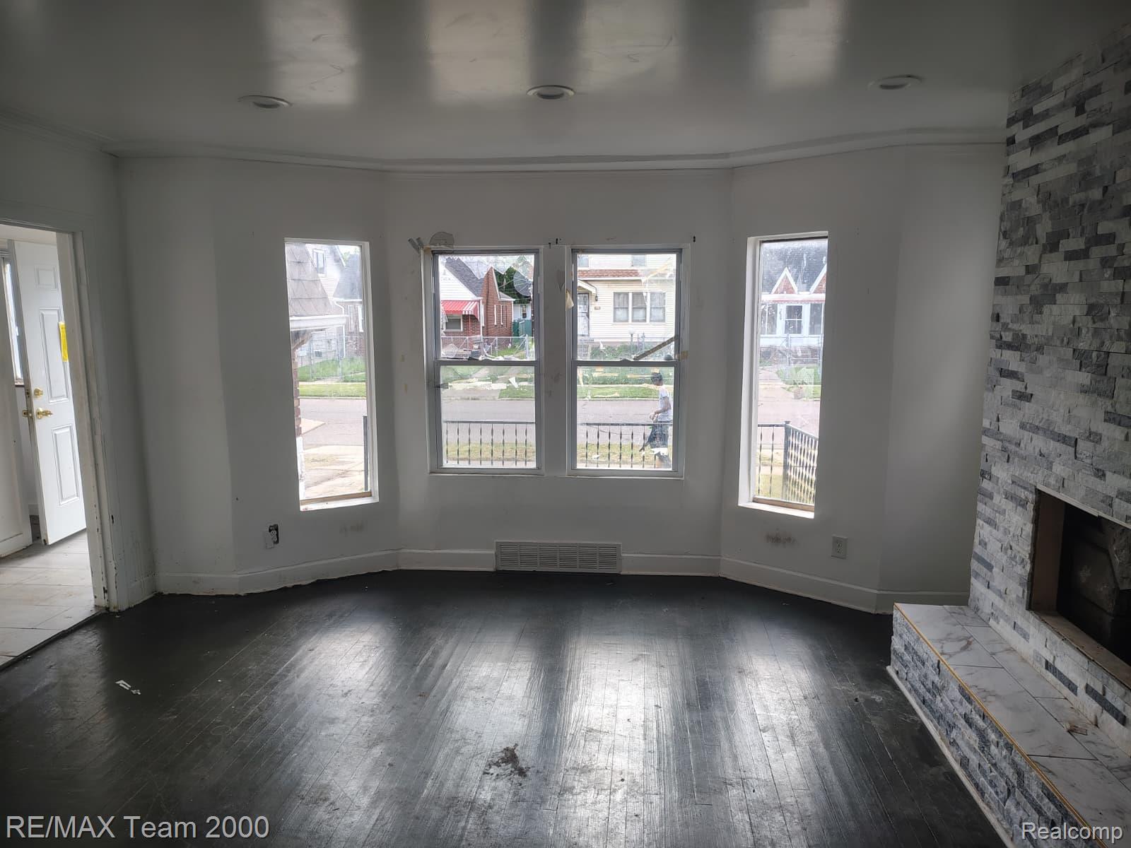 8860 Appoline Street Property Photo 7