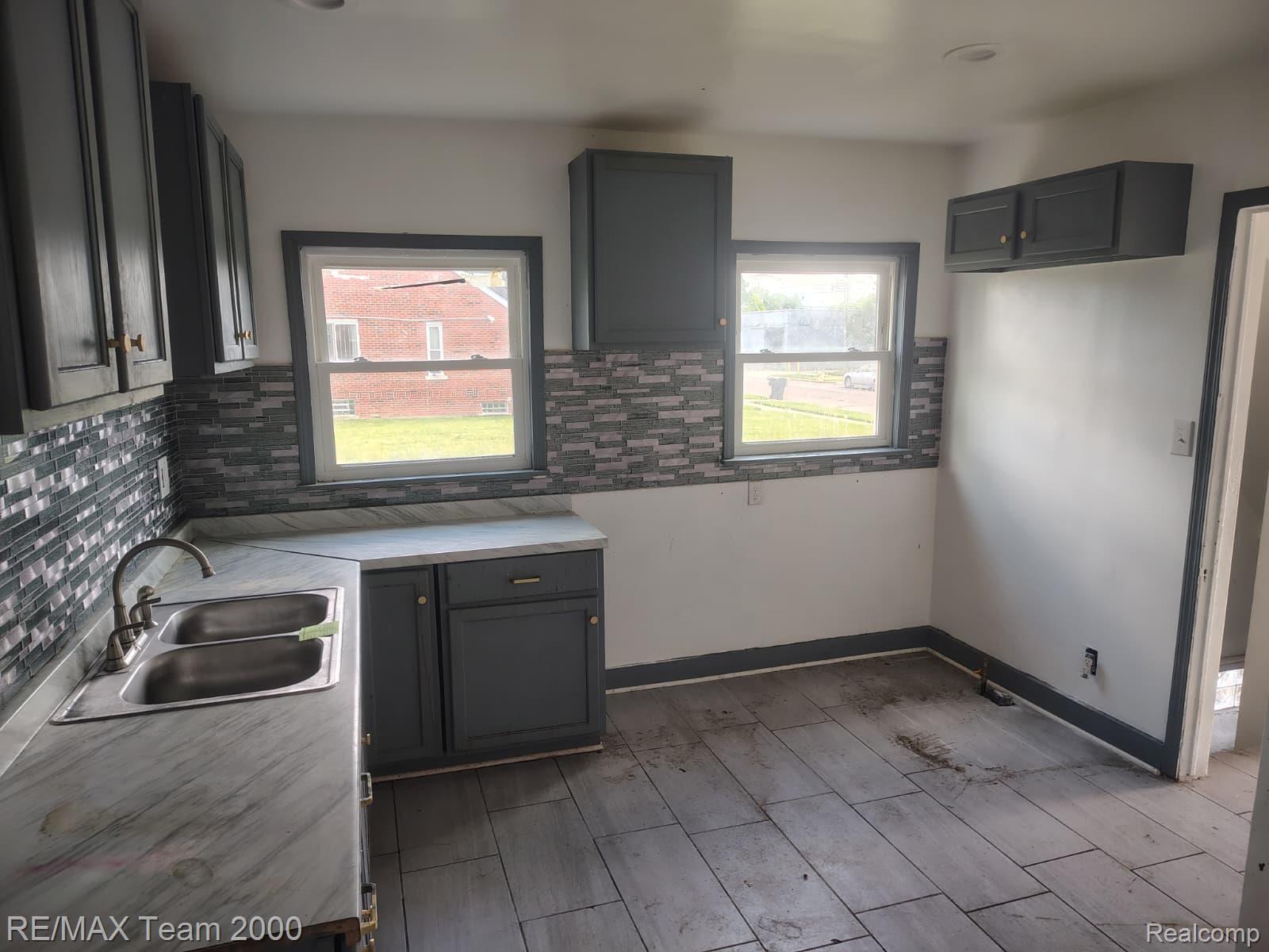8860 Appoline Street Property Photo 9