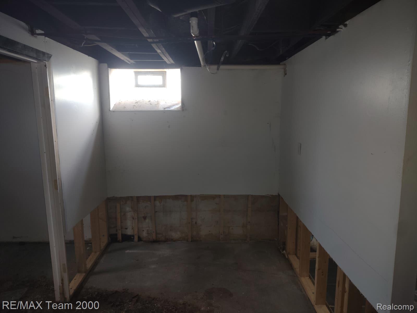 8860 Appoline Street Property Photo 32