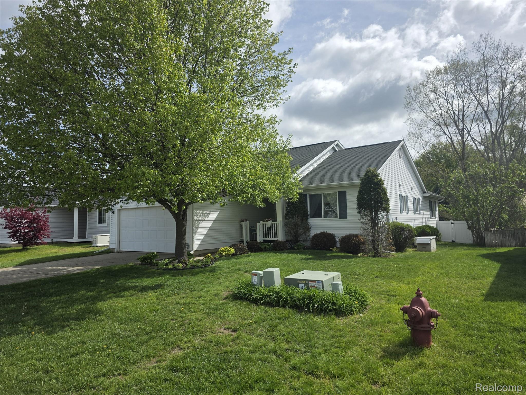 600 Winding River Drive Property Photo 1